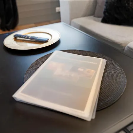 Apartment Large Bright Modern W/parking *