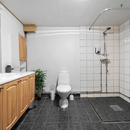 Large Bright Modern W/parking