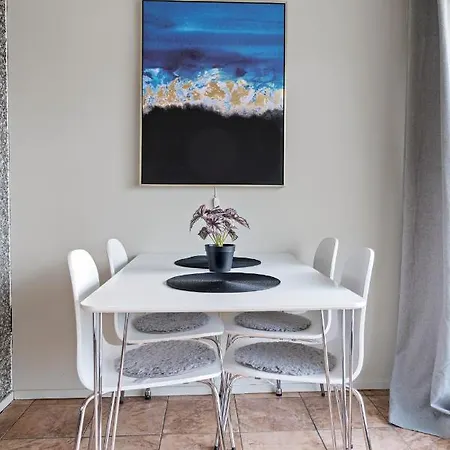 Large Bright Modern W/parking Apartment Tromso